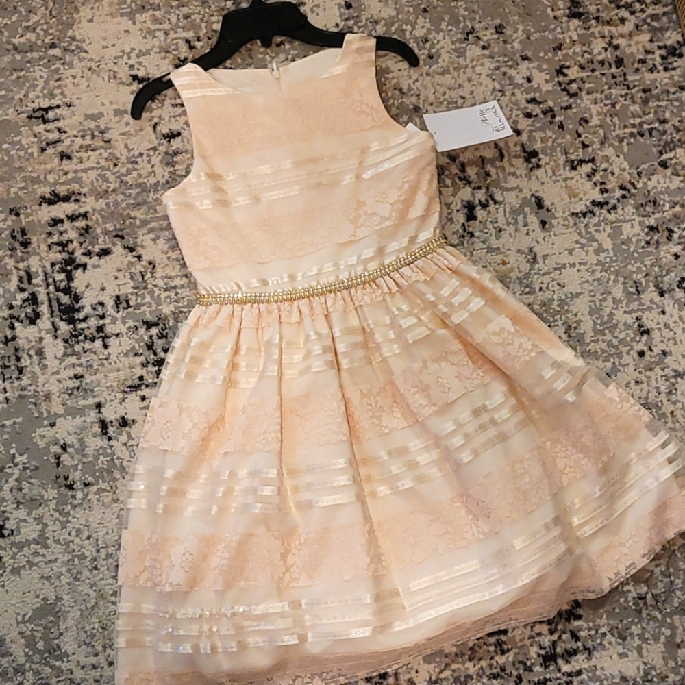 Girls dress